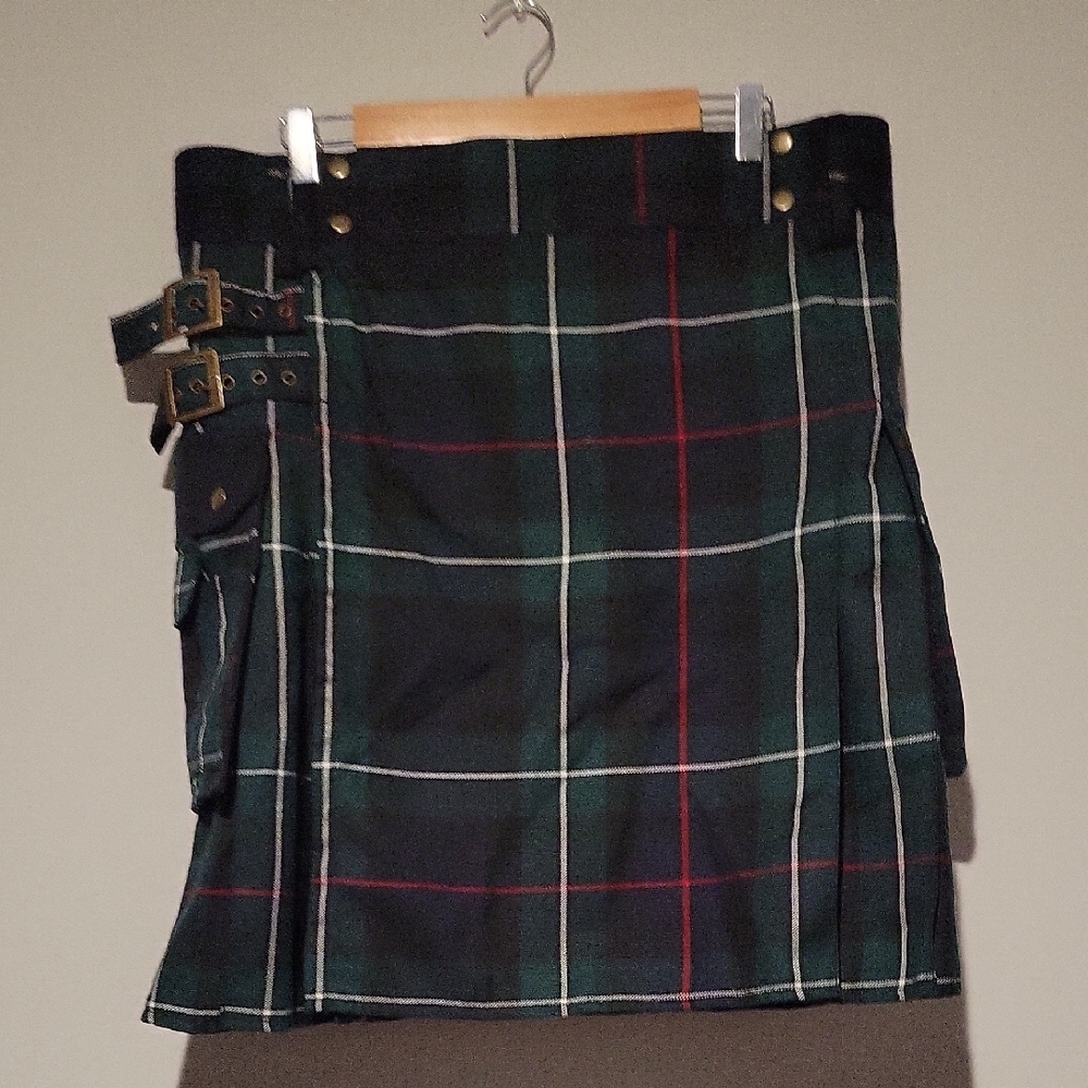 Tartan MENS Kilt with Buckle Details